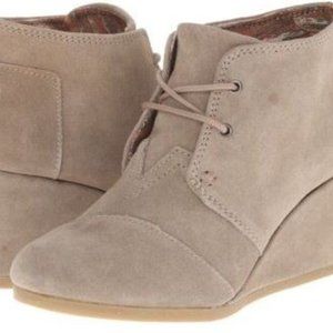 TOMS Women's Desert Taupe Suede Booties Lace Up Wedge Ankle boots size 10